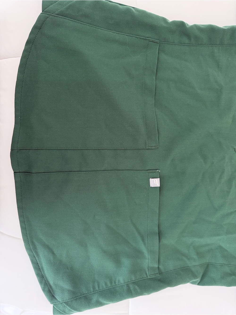 Fabletics Women’s Dark Green Straight-Leg Scrub Pants and Scrub Top Set - Picture 3 of 4